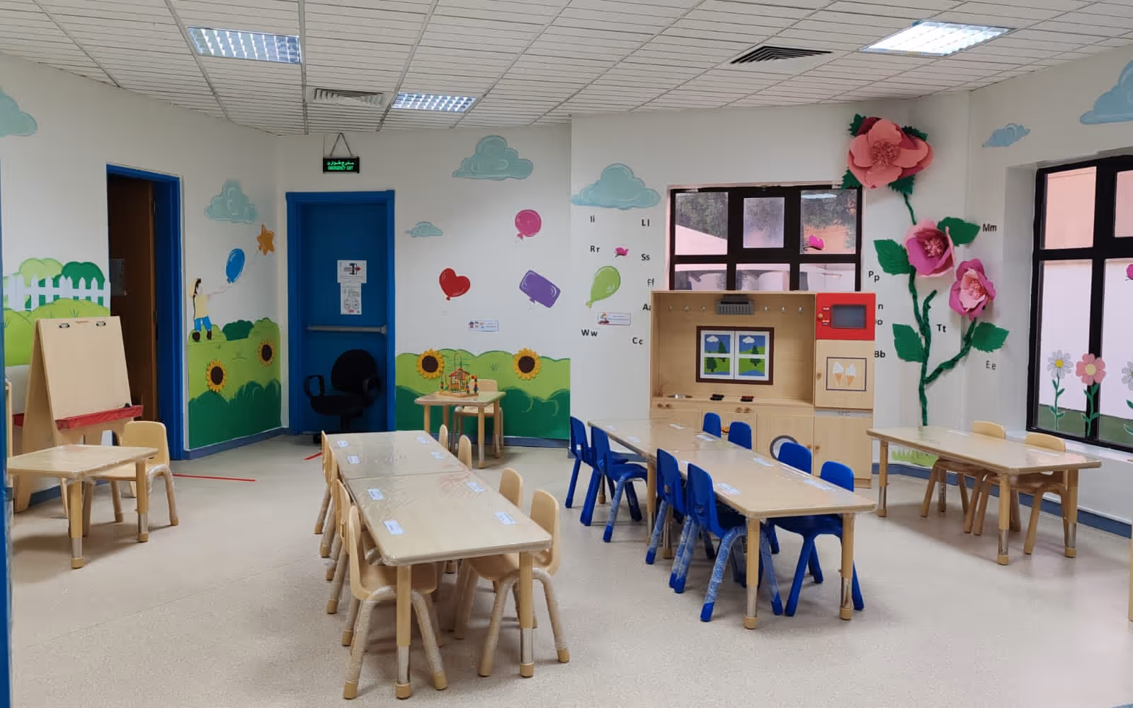 أثاث أطفال تعليمي من Genius Kids في فصل دراسي