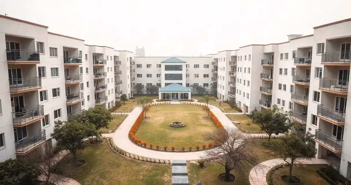 أرض 100 دونم لسكن طلابي ونادٍ ثقافي — مقابل المدينة الجامعية، حمص