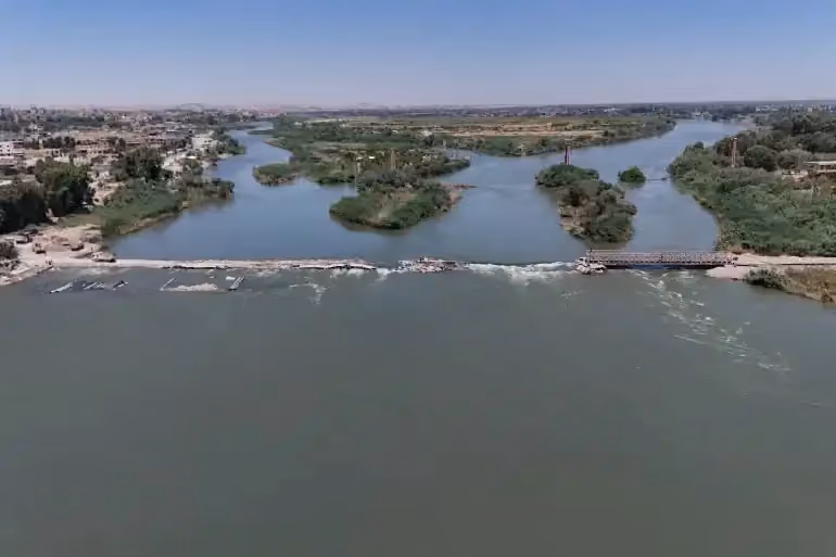 إعادة تأهيل الجسر الترابي في دير الزور كجزء من خطط إعادة إعمار البنية التحتية