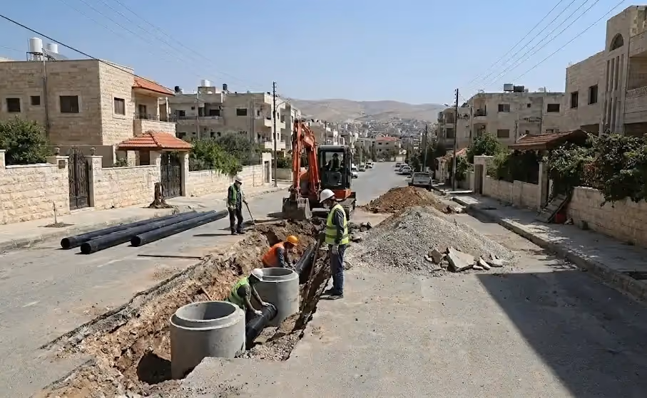 تنفيذ مشروع صيانة واستبدال توصيلات الصرف الصحي في مدينة قدسيا