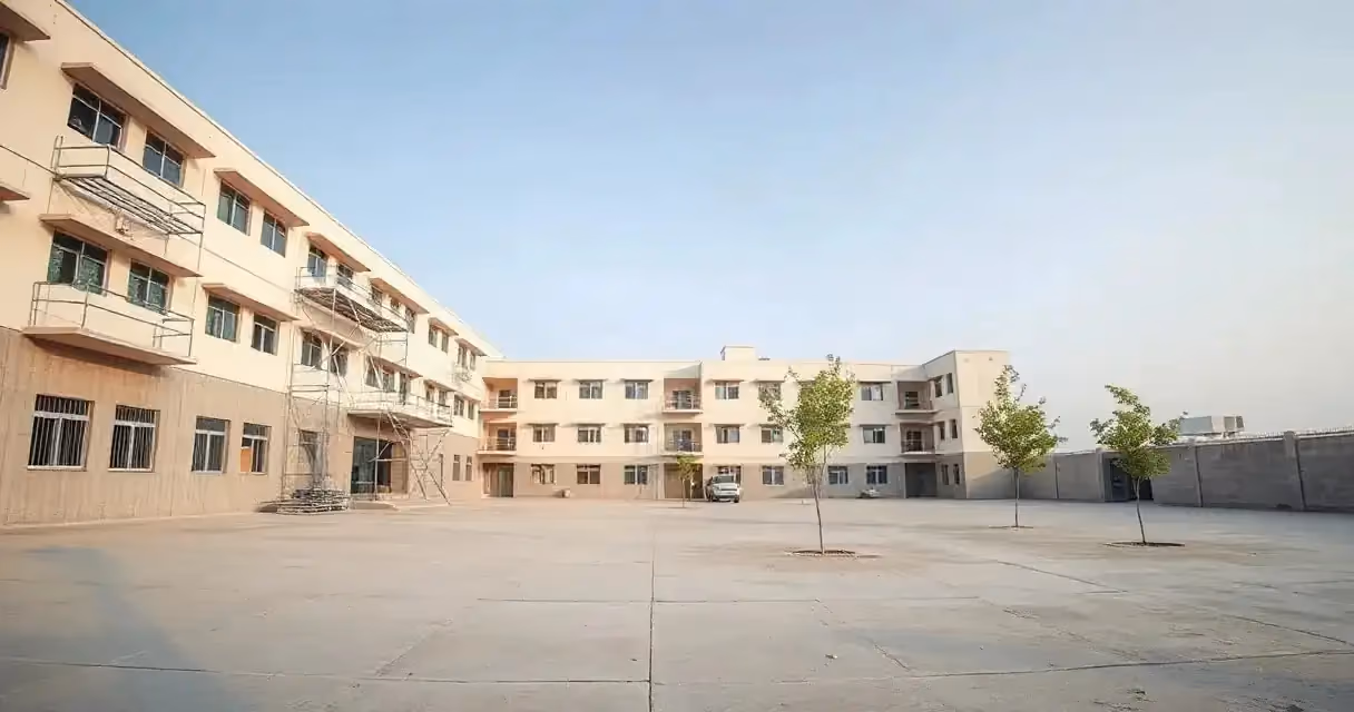 مناقصة تأهيل مدارس لمديرية الخدمات الفنية في اللاذقية